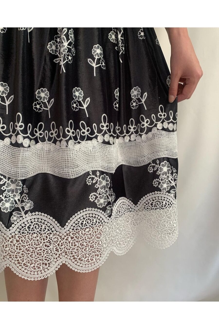 548159517 Kadın Siyah Kadife Kruvaze Dantel Detaylı Midi Boy Abiye Gece Davet Düğün Kına Kışlık Tasarım Elbise