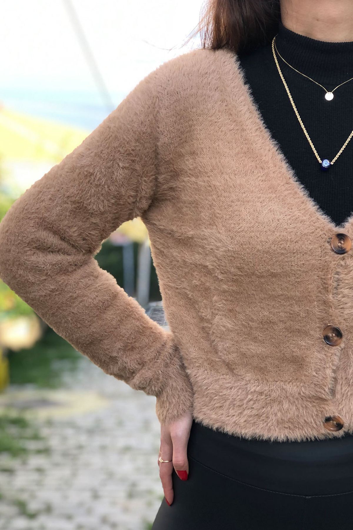 Kadın Vizon Kısa Boy Düğme Detaylı Yumoş Triko Hırka