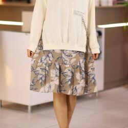 Kadın Krem Midi Boy Çiçek Desen Zincir Detaylı Triko Kazaklı Kolsuz Kloş Büyük Beden Elbise