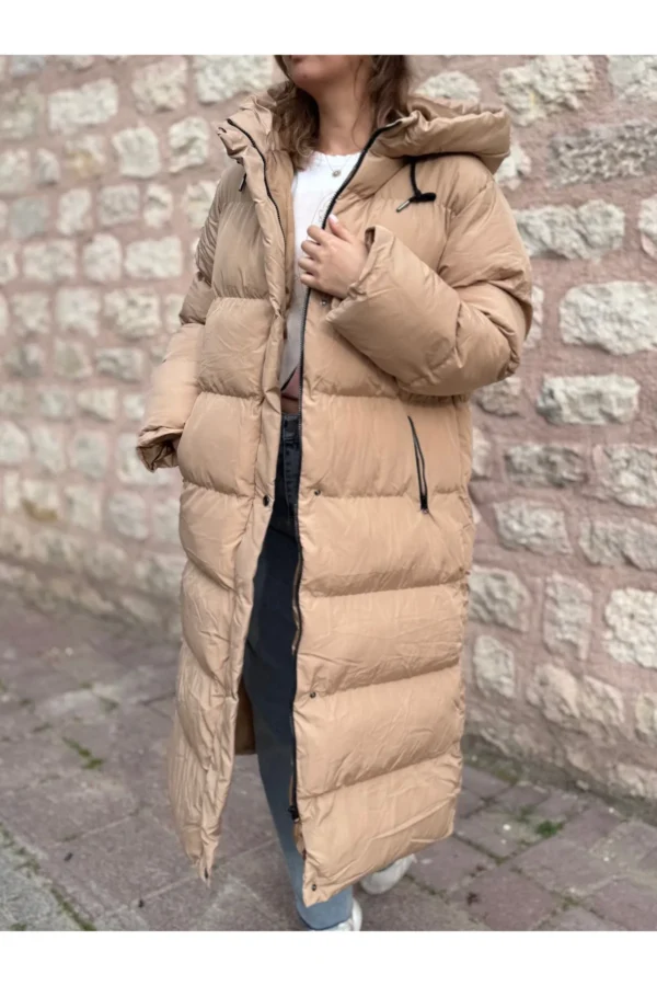 Bej Uzun Boy Bağcıklı Tesettür Şişme Mont