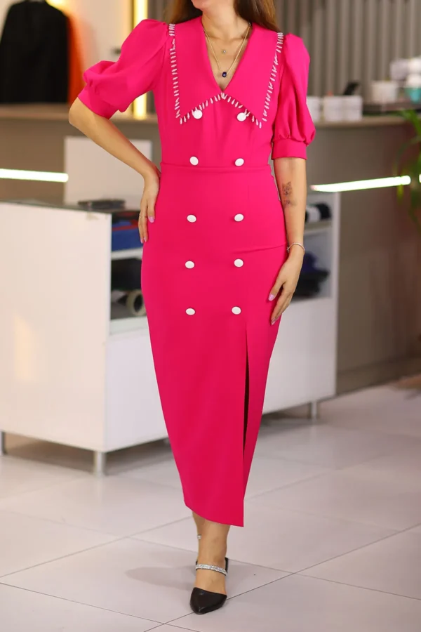 Pembe Yırtmaçlı Düğme Detaylı Sivri Yaka Kısa Kollu Uzun Abiye Kalem Elbise Düğün Nişan Isteme Söz