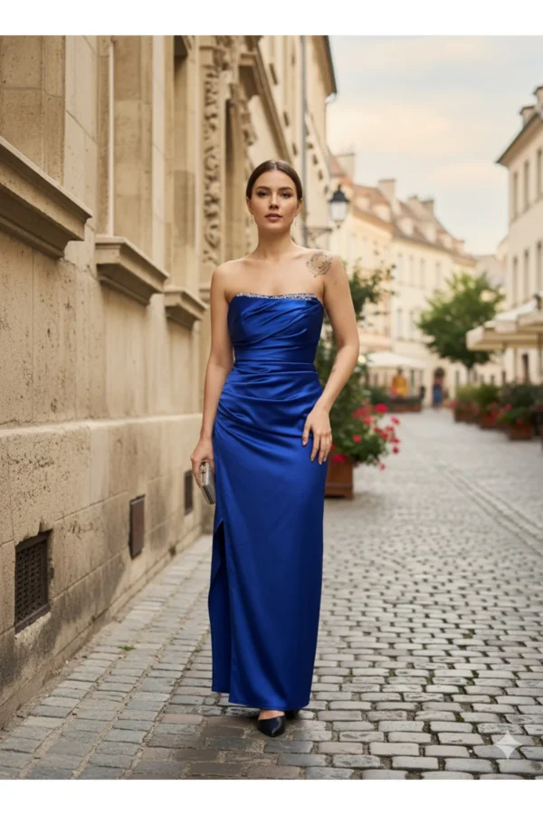 Saks Mavi Yırtmaçlı Taş Detaylı Maxi Boy Straplez Saten Abiye Elbise Düğün Davet Gece Nişan Isteme