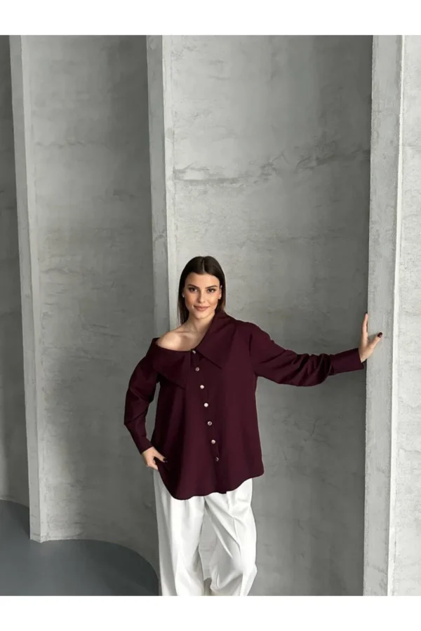 Sivri Yaka Tasarımlı Düşük Omuzlu Kadın Poplin Gömlek