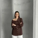 Sivri Yaka Tasarımlı Düşük Omuzlu Kadın Poplin Gömlek - Kahverengi