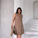 Arkası Yırtmaçlı 4 Düğmeli Kruvaze Uzun Klasik Yelek - Bej