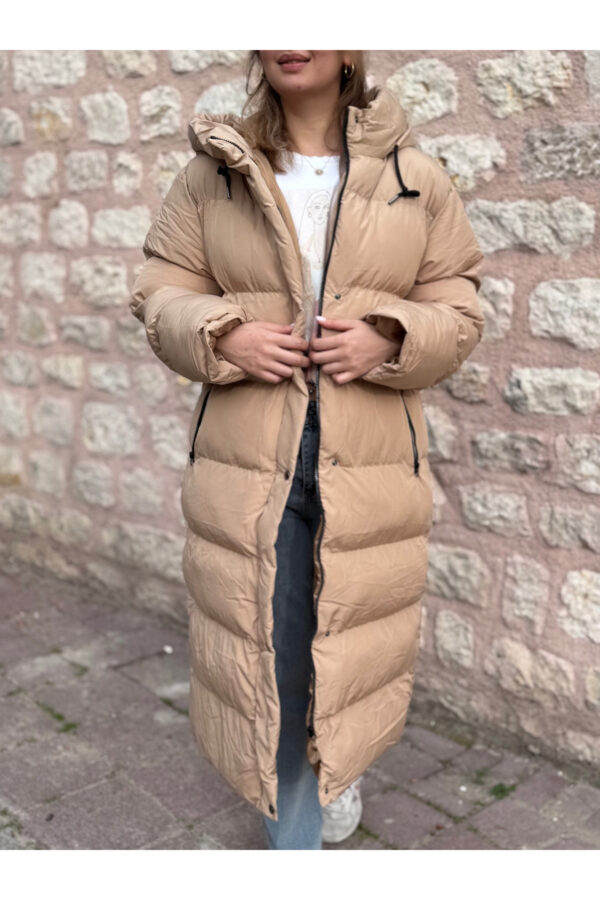 Bej Uzun Boy Bağcıklı Tesettür Şişme Mont